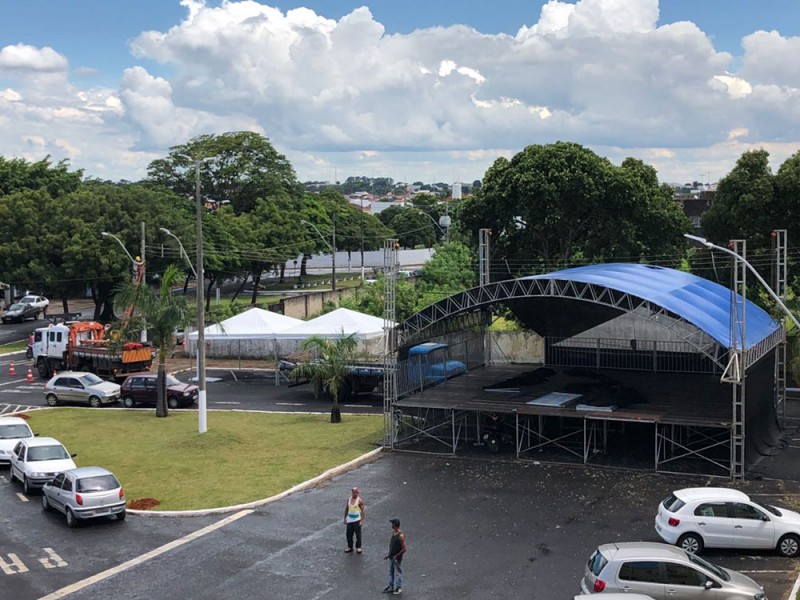 Carnaval 2018: Prefeitura monta estrutura no Palácio dos Ferroviários