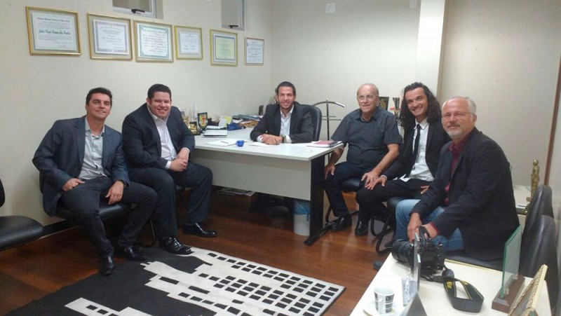 Prefeito Marcos Coelho e Vereadores se reúnem com Deputado em Belo Horizonte