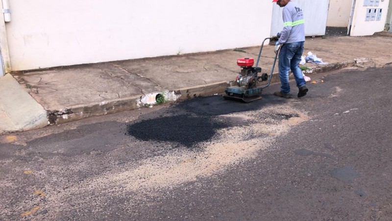 Prefeitura de Araguari informa sobre os serviços da Operação Tapa-Buracos