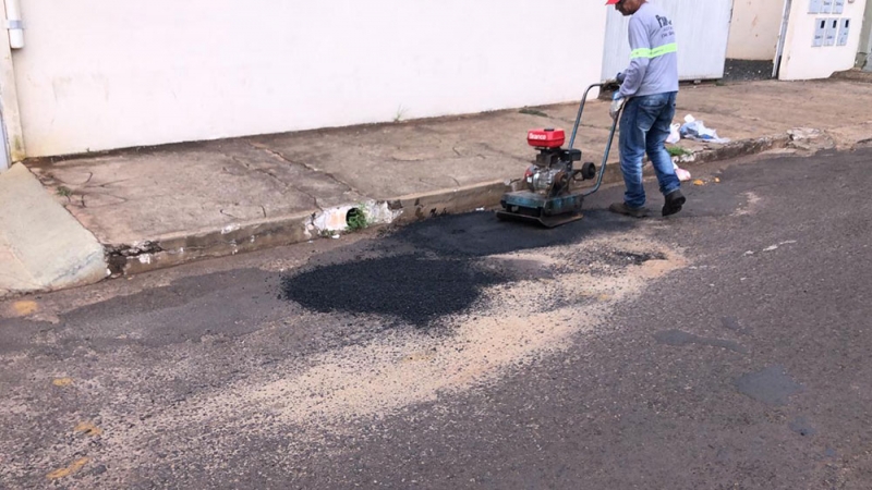 A Prefeitura de Araguari, através da Secretaria de Obras informa sobre operação tapa-buracos realizada na quarta-feira (27)