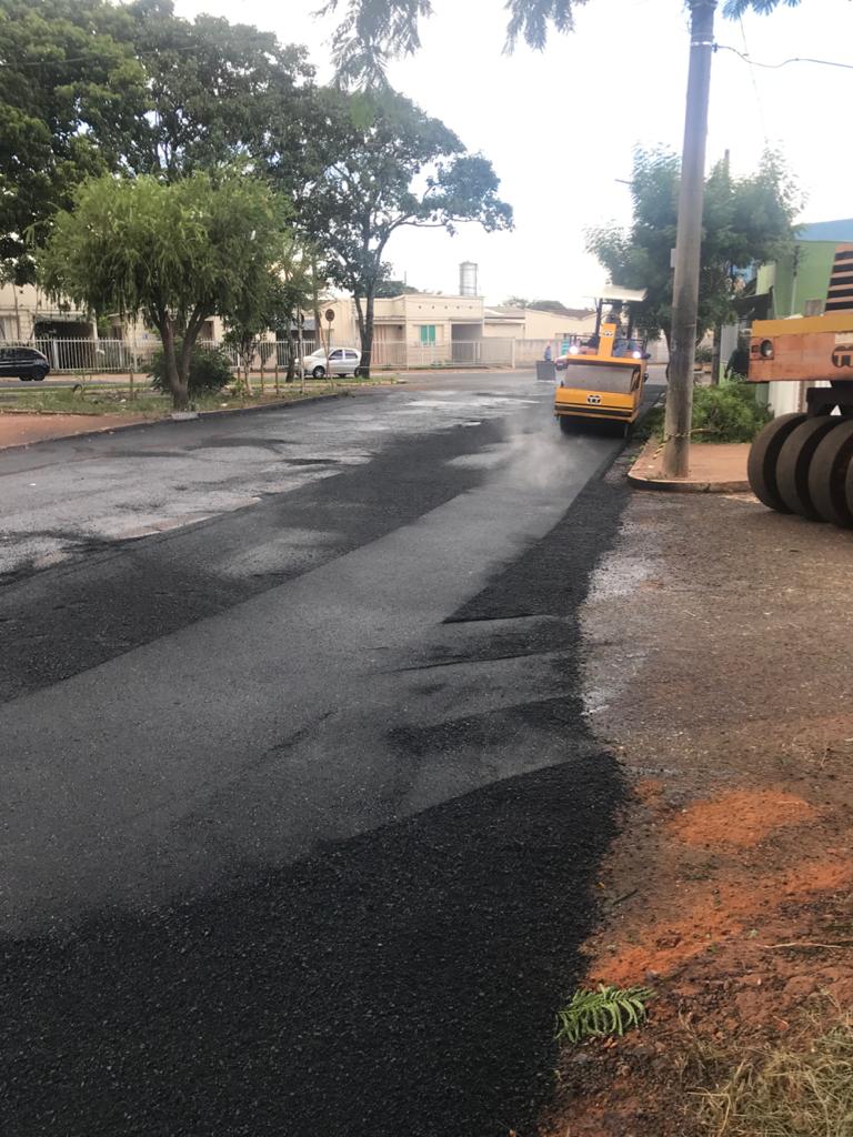 O recapeamento asfáltico da rua Jaime de Araújo - Bairro Santa Terezinha, bem como da Rua Afonso Pena – Centro, são objetos do convênio nº 844870, oriundo de emenda parlamentar do Deputado Bonifácio de Andrada, no valor total de R$ 666.700,84 (Seiscentos e sessenta e seis mil, setecentos reais e oitenta e quatro centavos).