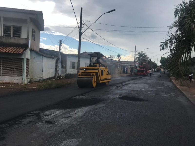 O recapeamento asfáltico da rua Jaime de Araújo - Bairro Santa Terezinha, bem como da Rua Afonso Pena – Centro, são objetos do convênio nº 844870, oriundo de emenda parlamentar do Deputado Bonifácio de Andrada, no valor total de R$ 666.700,84 (Seiscentos e sessenta e seis mil, setecentos reais e oitenta e quatro centavos).