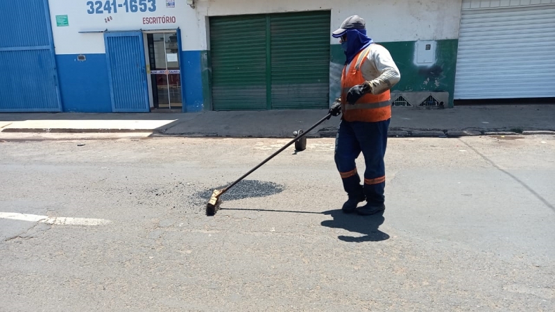 A prefeitura de Araguari, através da secretaria de Obras, informa sobre a operação Tapa-Buracos realizada nesta quinta-feira (3).