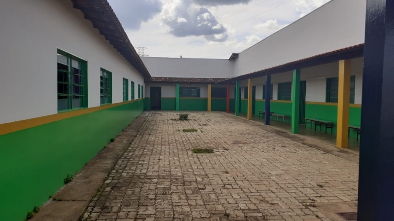 A prefeitura de Araguari, através da secretaria de Educação, inaugurou na tarde de hoje, 15, o Centro Educacional Municipal Neusa Rodrigues Teixeira, localizado na rua Jacyr Guedes da Costa, 150, bairro Morada de Fátima.