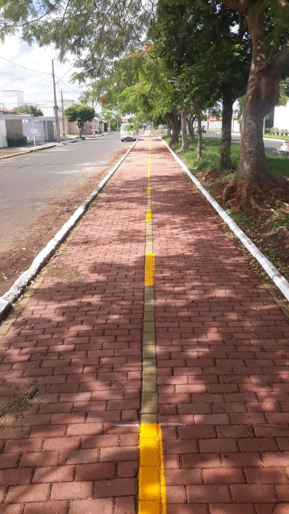 A prefeitura de Araguari, através, da secretaria de Obras, inaugura a ciclovia, na avenida Cornélia Rodrigues da Cunha, no bairro Jóquei Clube, trecho que começa na praça Sérgio Pacheco e termina na rua Walter Santiago. A obra abrange 1,1km e levou quatro meses para ser concluída.