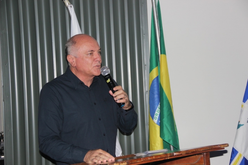 A prefeitura de Araguari, através das secretarias de Esportes, de Planejamento, Orçamento e Habitação e de Gabinete, inaugurou ontem, 28, a reforma do Ginásio Poliesportivo General Rubens Mário Brum Negreiros, localizado na rua Virgílio de Melo Franco, 225, bairro Centro.