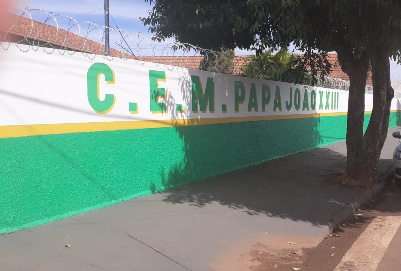 A prefeitura de Araguari, por intermédio da secretaria de Educação, inaugurou hoje, 29, as obras de reforma do Centro de Educação Municipal Papa João XXIII, localizado na rua Otacílio Pinto de Oliveira, 789, bairro Novo Horizonte.