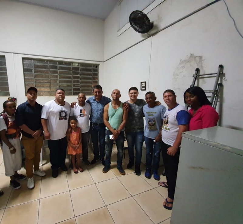 A Prefeitura Municipal de Araguari, através da Secretaria de Políticas Sobre Drogas, realizou na terça-feira 04, uma reunião com Mestres Capoeiristas de Araguari com o objetivo de somar esforços na prevenção ao uso e abuso de álcool e outras drogas.