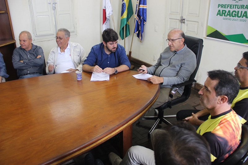 Na manhã de hoje (10), o Prefeito Marcos Coelho recebeu em seu gabinete, no Palácio dos Ferroviários, o Deputado Federal Zé Vitor (PL)