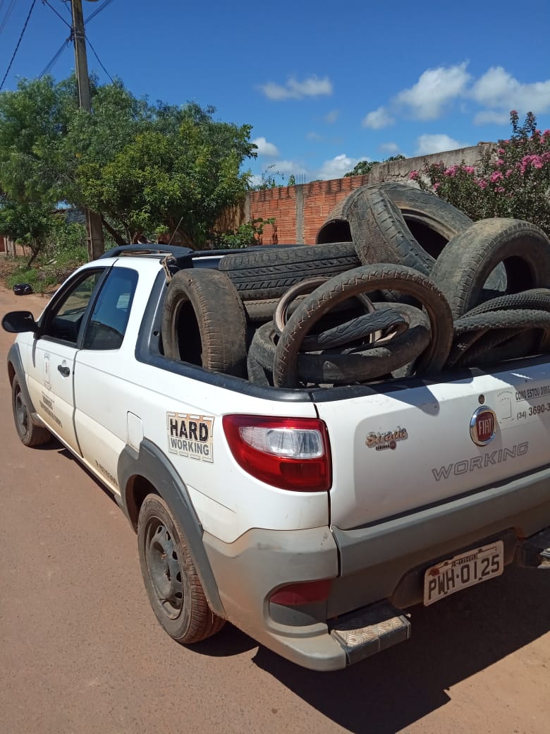 O mutirão realizado pela Prefeitura de Araguari, através da Secretaria de Saúde, Secretaria de Serviços Urbanos e Distritais, Secretaria de Obras e SAE – Superintendência de Água e Esgoto, recolheu mais de 100 toneladas de materiais que poderiam ser criadouros do Aedes aegypti, transmissor da dengue, zika, chikungunya e febre amarela.