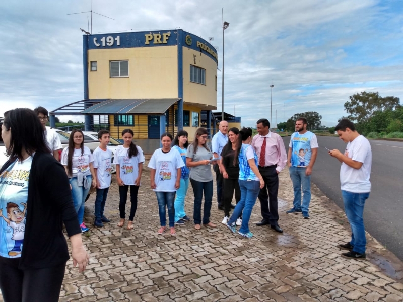 A Prefeitura de Araguari, através da Secretaria de Políticas Sobre Drogas, realizou os trabalhos da semana com ações alusivas a Semana Nacional de Combate ao Alcoolismo com realização de uma blitz educativa no Posto da Polícia Rodoviária Federal, no Km 42, entre Araguari e Uberlândia; a ação contou com a do ICASU (Instituição Cristã de Assistência Social - Unidade Araguari), Núcleo de Educação para o Trânsito da Secretaria de Educação e com a Polícia Rodoviária Federal.