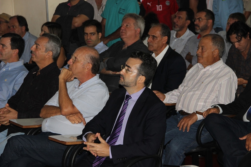 O Prefeito Marcos Coelho participou nesta terça-feira de uma reunião com membros da diretoria da LD Celulose. O encontro foi realizado na Capela do  Centro Universitário IMEPAC (Instituto Máster de Ensino Presidente Antônio Carlos) contanto com políticos, empresários e comunidade local e de várias regiões do país.