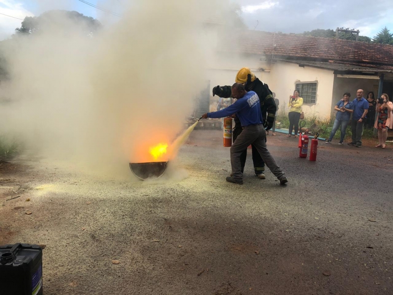 Prefeitura de Araguari através do SEESMT (Serviço Especializado em Engenharia de Segurança e em Medicina Do Trabalho) em parceria com a SAE – Superintendência de Água e Esgoto de Araguari,  ofereceu o curso de formação para membros da CIPA