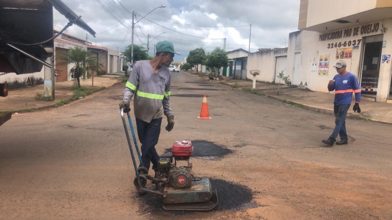 A Prefeitura de Araguari, através da Secretaria de Trânsito, Transporte e Mobilidade Urbana informa que a partir desse sábado, o trânsito das vias que dão acesso a Praça Gaioso Neves, porta do Palácio dos Ferroviários será fechado para a realização do Carnaval.