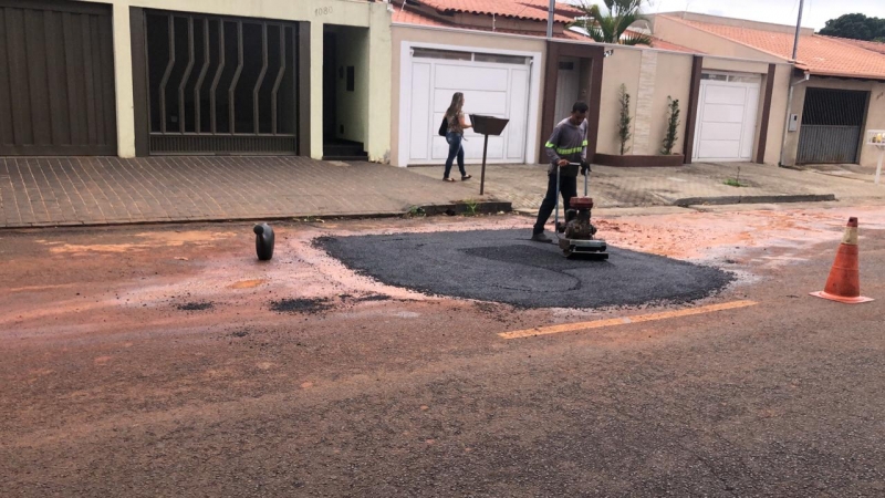 A Prefeitura de Araguari, através da Secretaria de Obras, informa sobre operação tapa-buracos realizada nesta quinta-feira (27) e sexta-feira (28).