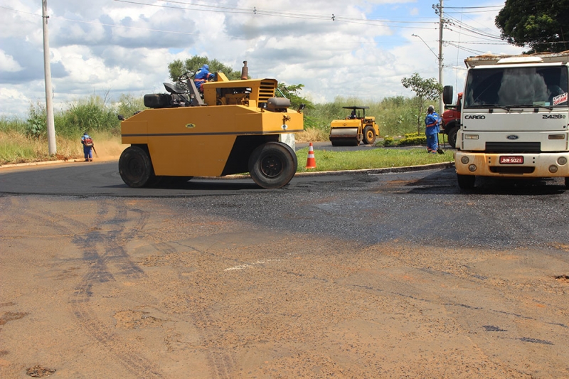 A Prefeitura Municipal de Araguari vem por meio desta nota esclarecer sobre o recapeamento da Av.Batalhão Mauá.