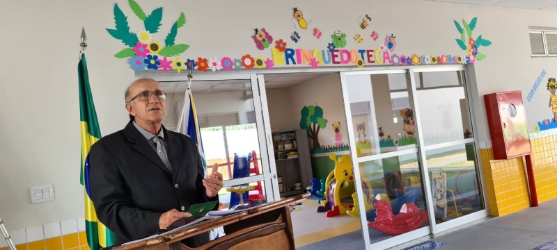 A prefeitura de Araguari, através da Secretaria Municipal de Educação, realizou na manhã de hoje, 1º, a solenidade de inauguração do Centro Municipal de Educação Infantil Eloísa Marques Nunes, no bairro Gutierrez. 