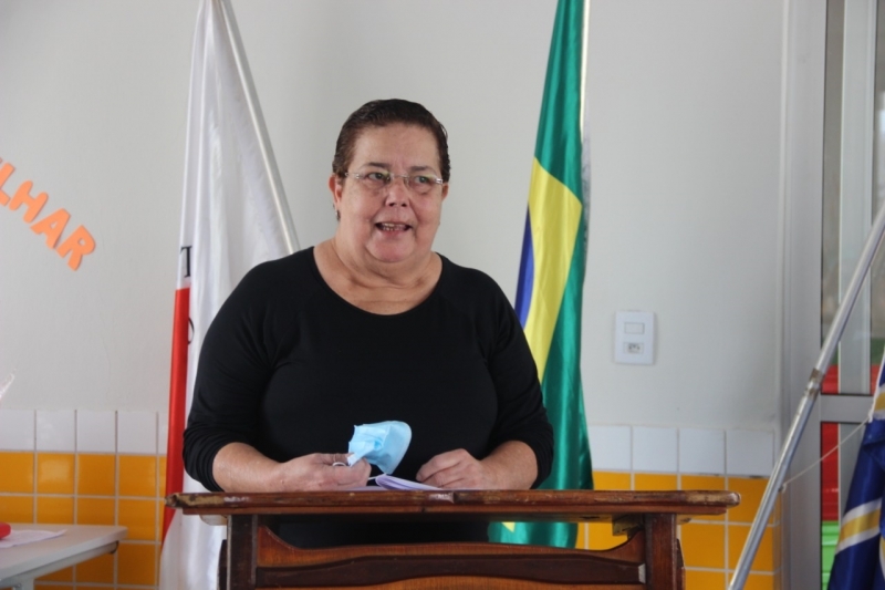 A prefeitura de Araguari, através da Secretaria Municipal de Educação, realizou na manhã de hoje, 1º, a solenidade de inauguração do Centro Municipal de Educação Infantil Eloísa Marques Nunes, no bairro Gutierrez. 