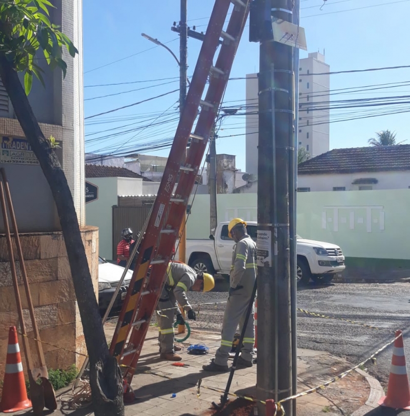 A prefeitura de Araguari, por intermédio da secretaria de Trânsito, iniciou hoje, 9, mais uma etapa da revitalização da rede semafórica da cidade