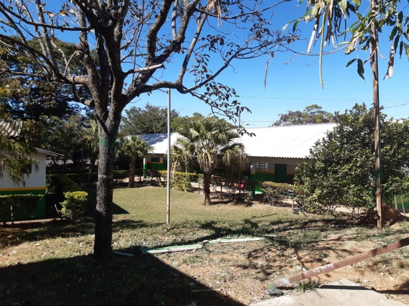 A prefeitura de Araguari, através, da secretaria de Educação realiza obras de ampliação e reforma geral do Centro Educacional Municipal Tenente Coronel Vilagran Cabrita. Nessa fase acontece a limpeza geral e instalação de algumas placas de sinalização.