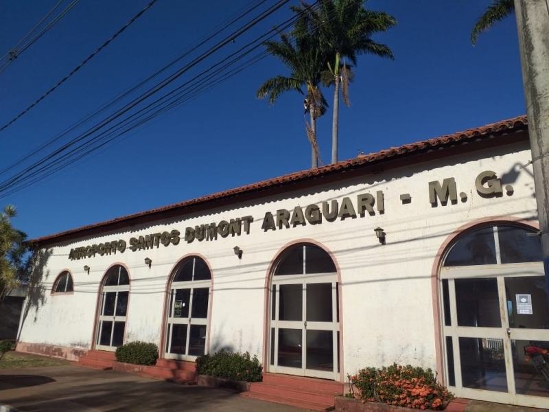 A prefeitura de Araguari, através da secretaria Desenvolvimento Econômico e Turismo, está realizando uma intensa reforma no Aeroporto Santos Dumont.