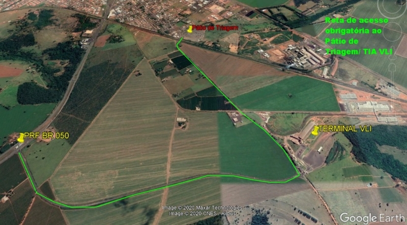 Nos últimos anos, a presença das empresas de transbordo de produtos dentro do distrito Industrial do município, tem impactado diretamente no trânsito nas vias do bairro Novo Horizonte.