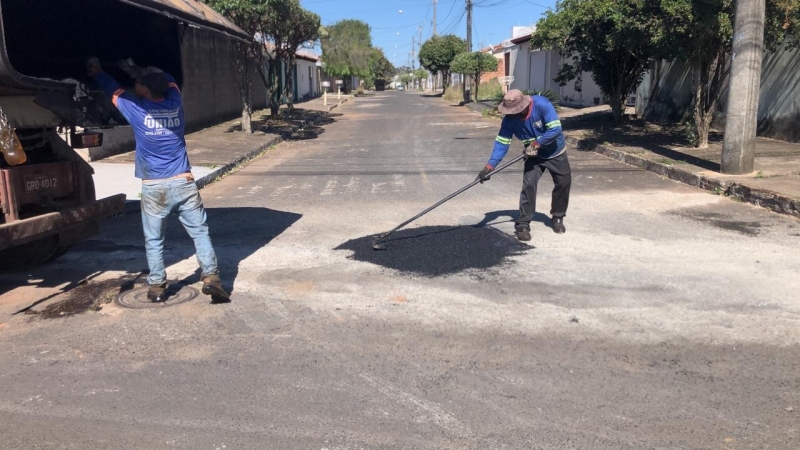 A prefeitura de Araguari, através da secretaria de Obras, informa sobre operação tapa-buracos realizada nesta segunda-feira (16 de junho).