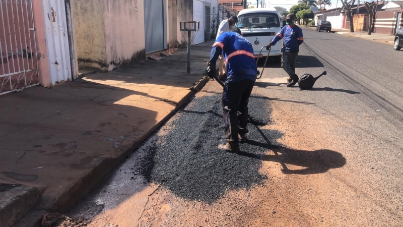 A prefeitura de Araguari, através da secretaria de Obras, informa sobre operação tapa-buracos realizada nesta quinta-feira (19 de junho).