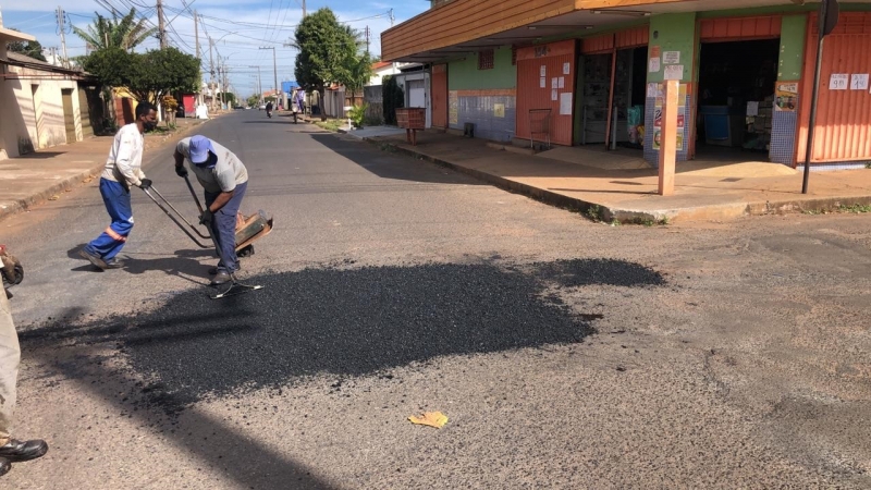 A prefeitura de Araguari, através da secretaria de Obras, informa sobre operação tapa-buracos realizada nesta segunda-feira (22 de junho).