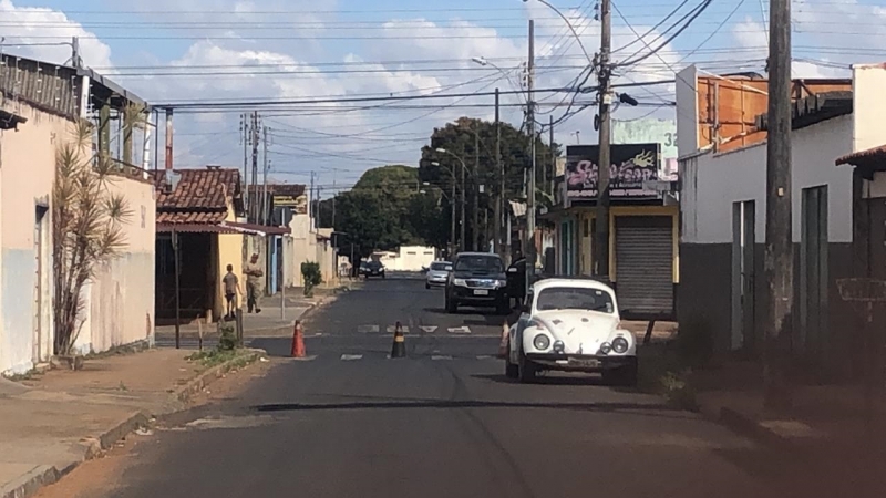 A prefeitura de Araguari, através da secretaria de Obras, está realizando diversas obras pela cidade. Recapeamentos, asfaltamentos, operação tapa-buracos e sarjetas são algumas das ações que estão sendo efetuadas em vários pontos da cidade.