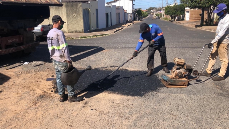 A prefeitura de Araguari, através da secretaria de Obras, informa sobre operação tapa-buracos realizada nesta terça-feira (1º de julho)