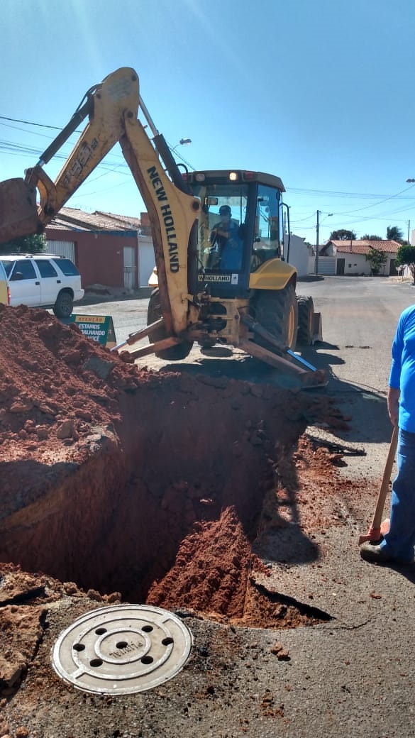 A prefeitura de Araguari, por intermédio da secretaria de Obras, iniciou na manhã de hoje, 30, as obras para drenagem pluvial na rua A 1 do bairro Madri.