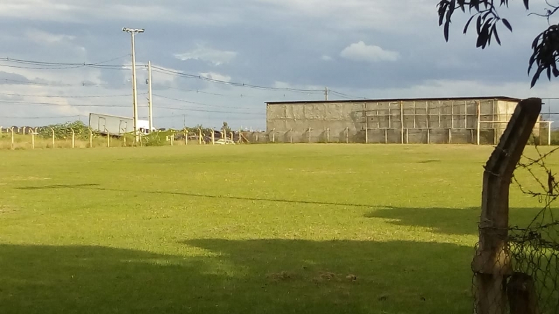 A Prefeitura de Araguari, através da Secretaria de Esportes e Juventude, segue com o processo de recuperação dos campos de futebol pertencentes ao município.