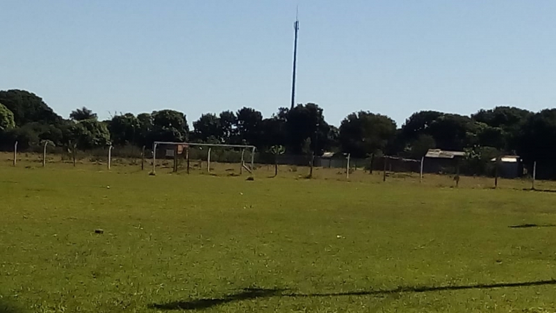 A Prefeitura de Araguari, através da Secretaria de Esportes e Juventude, seguem com os campos de futebol pertencentes ao município fechados para qualquer tipo de evento. Conhecidos como CESAC’s - Centro Esportivo de Apoio Comunitário Nestor Scagliarini (Bairro Maria Eugênia), Complexo Esportivo Mané Preto (São Sebastião), José dos Santos Lima (Gutierrez/Santa Helena) e Jornalista Mário Nunes (Novo Horizonte), são importantes sedes para as competições do futebol amador em Araguari.