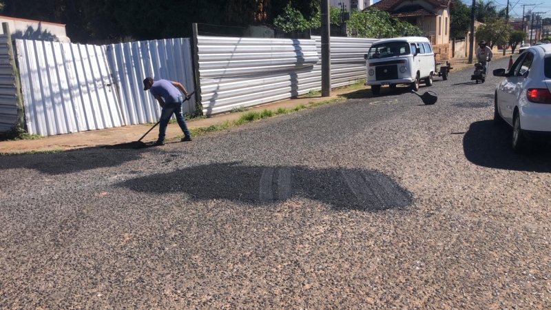 A Prefeitura de Araguari, através da Secretaria de Obras, informa sobre operação tapa-buracos realizada nesta quinta-feira, 28.