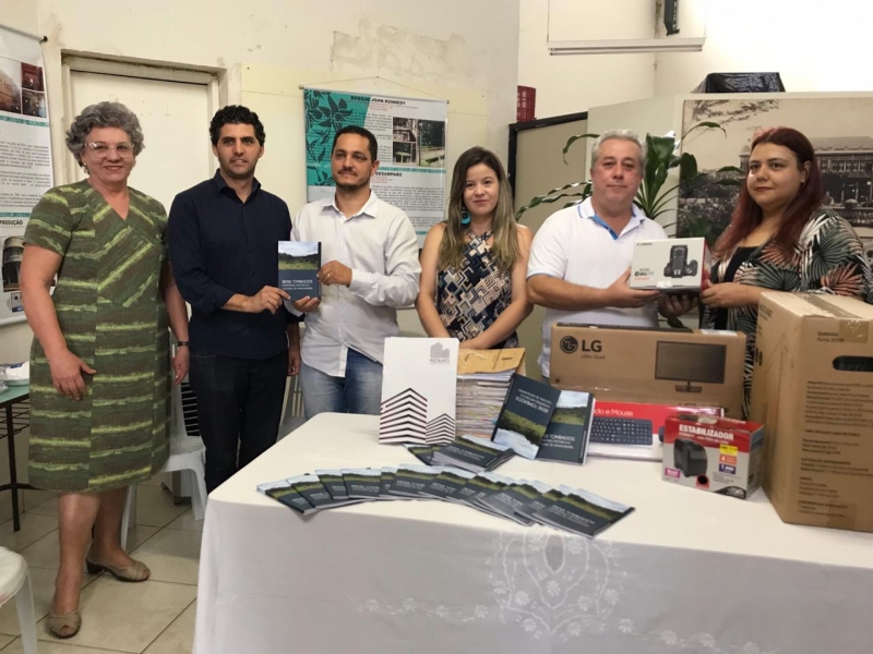 Aconteceu na manhã de hoje (06), uma reunião extraordinária do Conselho Deliberativo Municipal de Patrimônio Cultural de Araguari, na FAEC – Fundação Araguarina de Educação e Cultura, tendo como pauta o recebimento das medidas compensatórias da empresa Pizolato Construtora e Incorporadora, referente ao empreendimento Loteamento Morada do Sol.