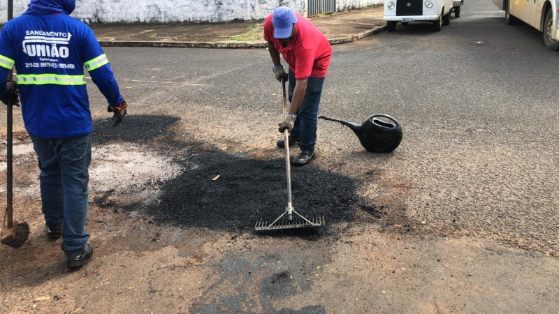 A Prefeitura de Araguari, através da Secretaria de Obras, informa sobre operação tapa-buracos realizada quarta-feira (18).