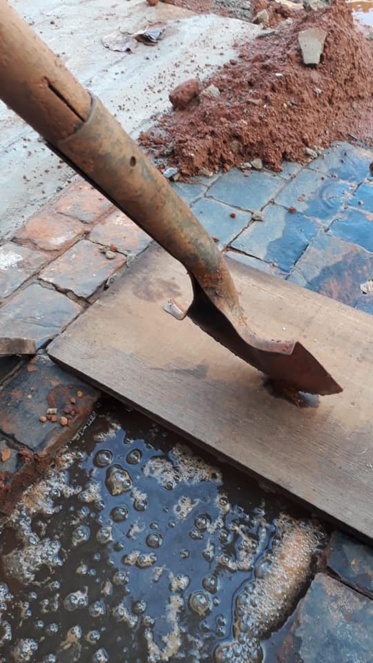 Equipe SAE já nas ruas fazendo troca de ramal na Rua Djalma Luís Rocha - Bairro Paraiso