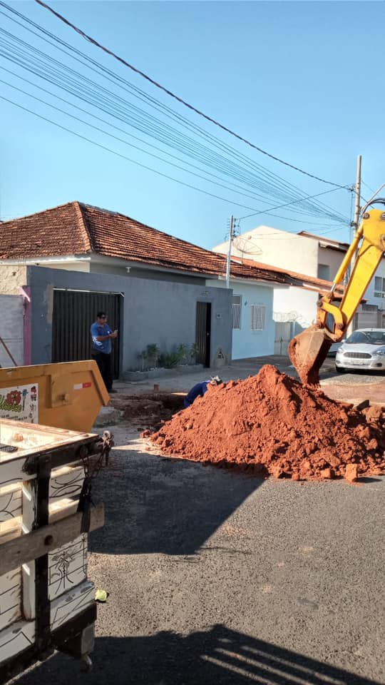 Equipe SAE nas ruas trabalhando muito para atender a popula&ccedil;&atilde;o! Liga&ccedil;&atilde;o de &aacute;gua e esgoto na Av. Batalh&atilde;o Mau&aacute;