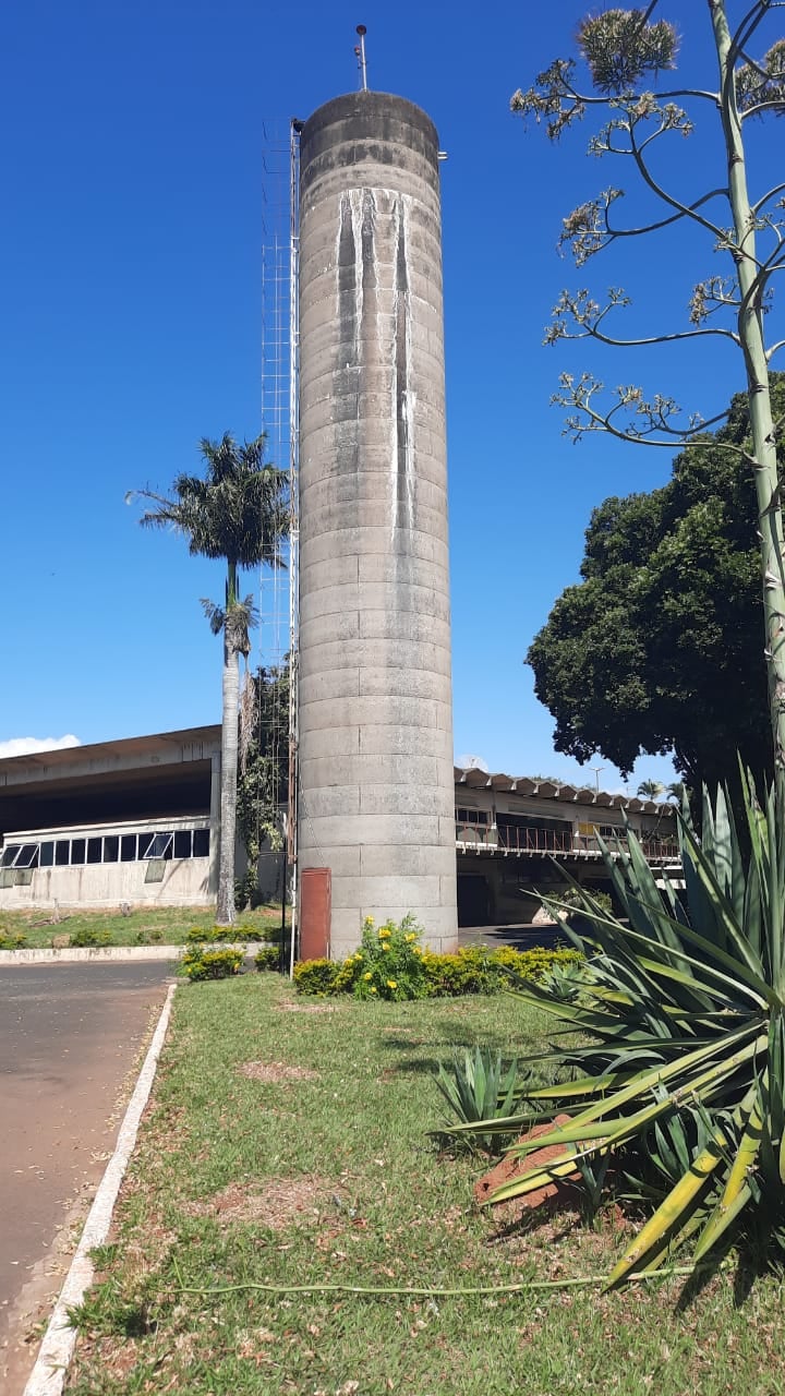 Estamos trabalhando para restabelecer o mais rápido o fornecimento de água.