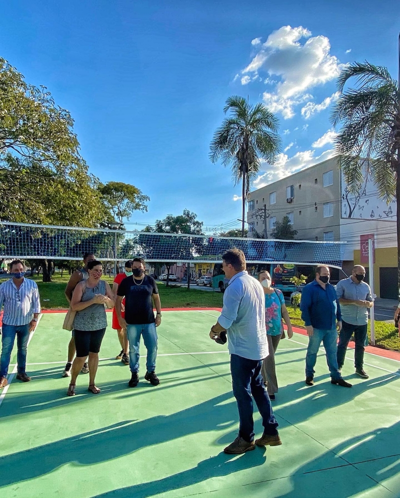 QUADRA DE PETECA, construída na av. Minas Gerais é inaugurada e entregue à comunidade. 