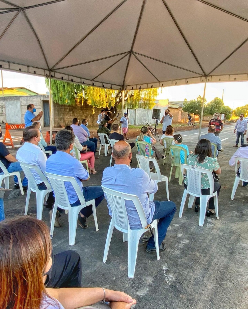 A obra foi entregue aos moradores, que ganham com o desenvolvimento da região.   Os serviços urbanos e de trânsito também estão sendo realizados no Bairro Independência e região.