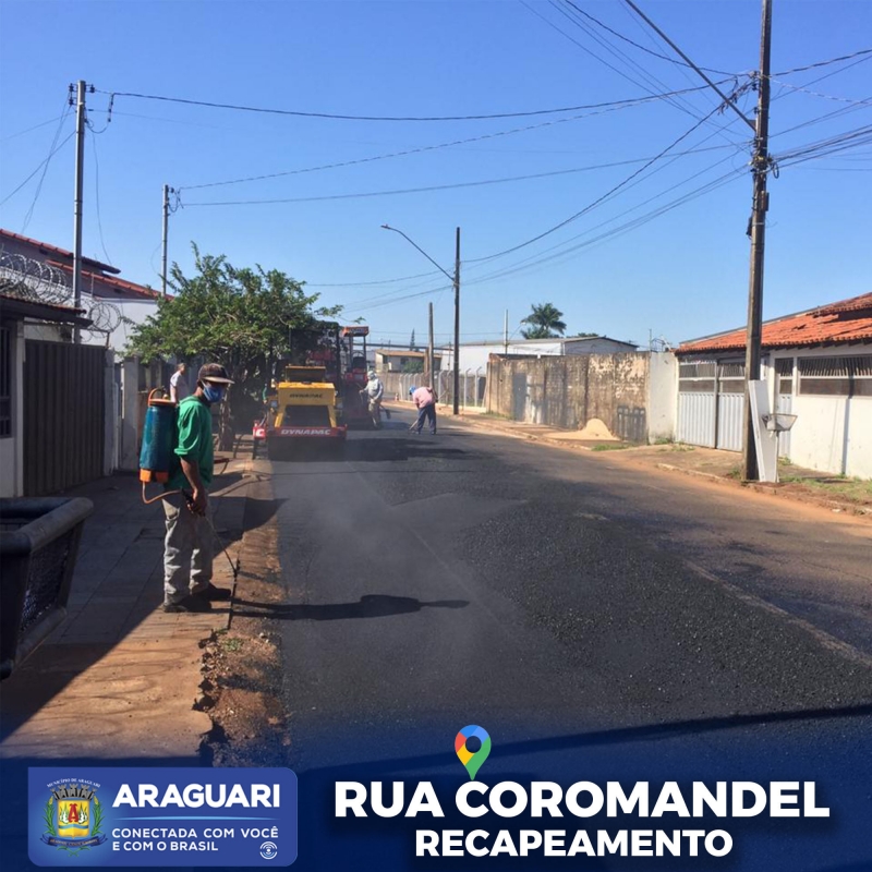 A Prefeitura de Araguari, através da Secretaria de Obras realiza o Recapeamento da Rua Coromandel, Bairro Amorim.