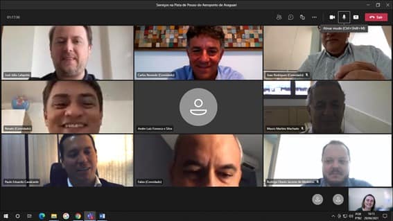 O prefeito de Araguari Renato Carvalho, a secretária de desenvolvimento econômico Karla Fernandes e o secretário de obras Luiz Felipe Miranda participaram de uma vídeoconferência com técnicos da Infraero, empresários de Araguari e donos de aeronaves para dar sequência à viabilidade do projeto de retomada das operações no Aeroporto da cidade Santos Dumont para pousos e decolagens de voos executivos.