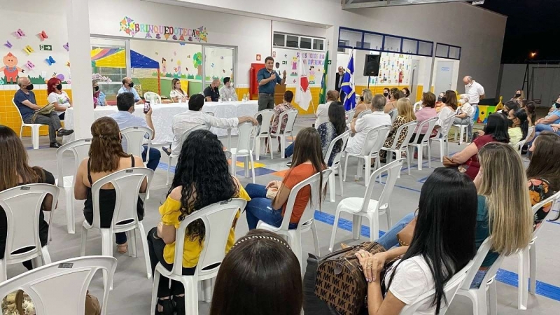 Cumprindo a agenda de ações alusivas ao aniversário de 133 anos de emancipação política de Araguari, a prefeitura através da secretaria de Educação, inaugurou na noite de terça-feira (24), o Centro Municipal de Educação Infantil no Bairro Alvorada, que levará o nome de Matilde Debs Diniz.