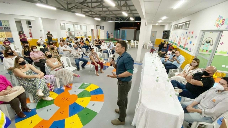 Cumprindo a agenda de ações alusivas ao aniversário de 133 anos de emancipação política de Araguari, a prefeitura através da secretaria de Educação, inaugurou na noite de terça-feira (24), o Centro Municipal de Educação Infantil no Bairro Alvorada, que levará o nome de Matilde Debs Diniz.