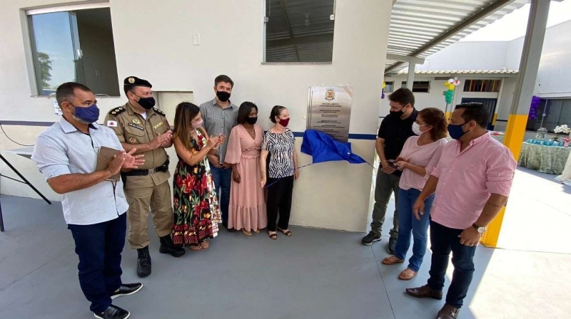 Dentre os eventos programados para o aniversário de 133 anos de Araguari, a secretaria de Agricultura inaugurou na manhã desta sexta-feira (27), o Banco de Alimentos Rivalino de Sousa Pereira. A solenidade foi realizada no prédio que abrigará a instituição, ao lado da secretaria de Meio Ambiente no bairro Maria Eugênia.