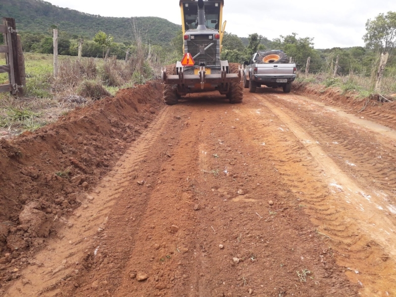 A Secretaria de Obras iniciou os trabalhos de recuperação de estradas na região da Jacuba. Os trabalhos seguem com patrolamento e cascalhamento em pontos necessários.