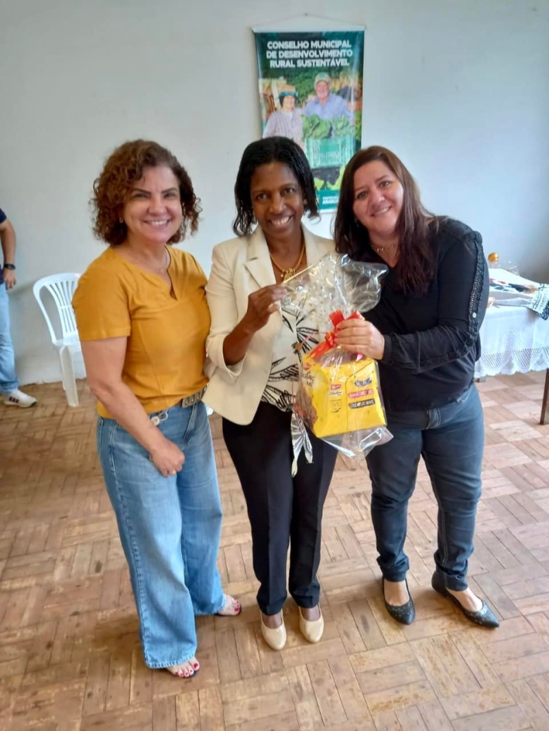 Na manhã desta quarta-feira (15), o prefeito Renato Carvalho e a vice-prefeita Maria Cecília, visitaram a secretaria de Agricultura.