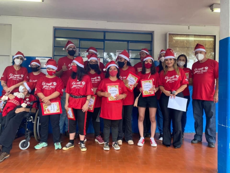 Para que a mensagem redentora do Natal possa tocar todos os corações, a vereadora Eunice Mendes em parceria com a secretaria de Educação e APAE, organizaram uma “Cantata de Natal”.